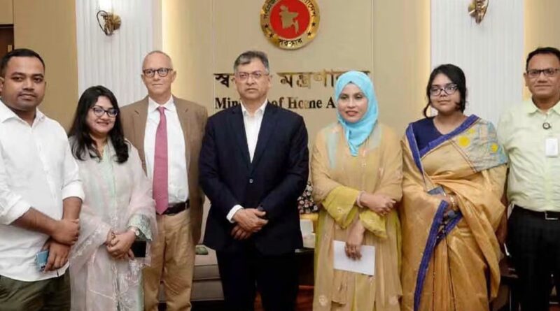 স্বরাষ্ট্রমন্ত্রীর সঙ্গে আইআরআই প্রতিনিধিদলের বৈঠক